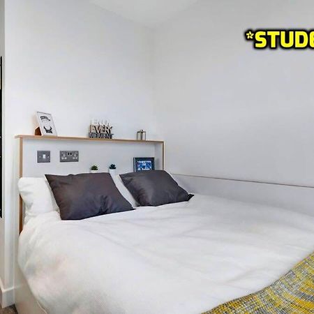 Student Only Zeni Ensuite Rooms, Колчестер Экстерьер фото