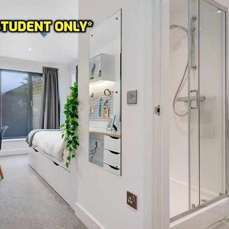 Student Only Zeni Ensuite Rooms, Колчестер Экстерьер фото