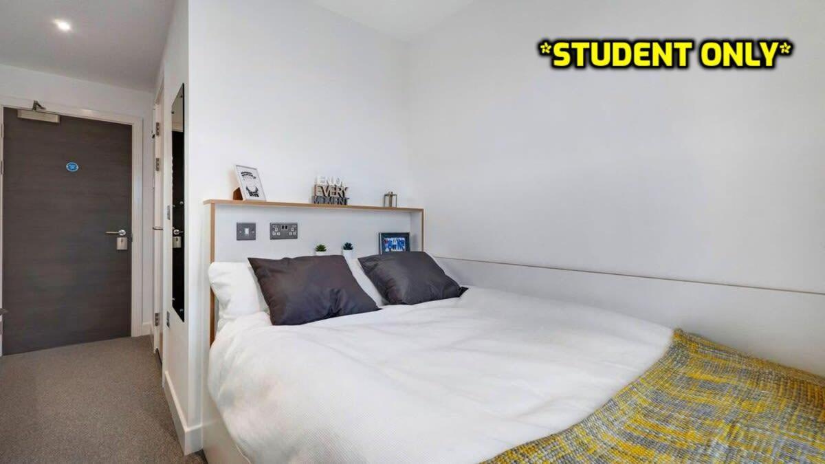 Student Only Zeni Ensuite Rooms, Колчестер Экстерьер фото