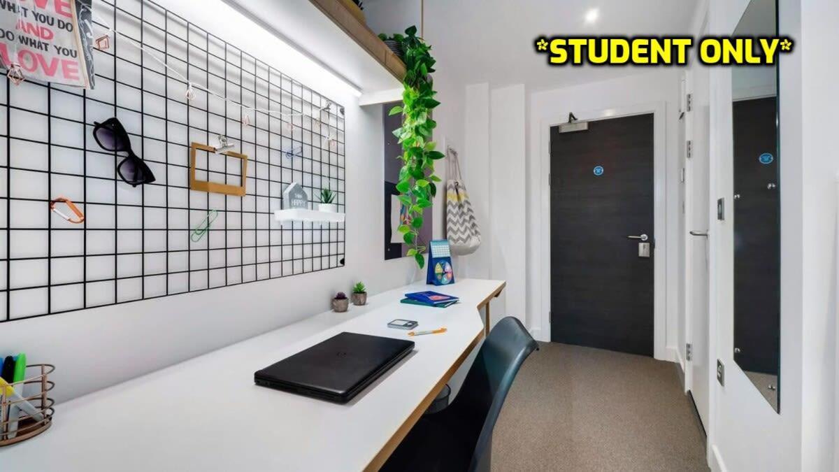 Student Only Zeni Ensuite Rooms, Колчестер Экстерьер фото