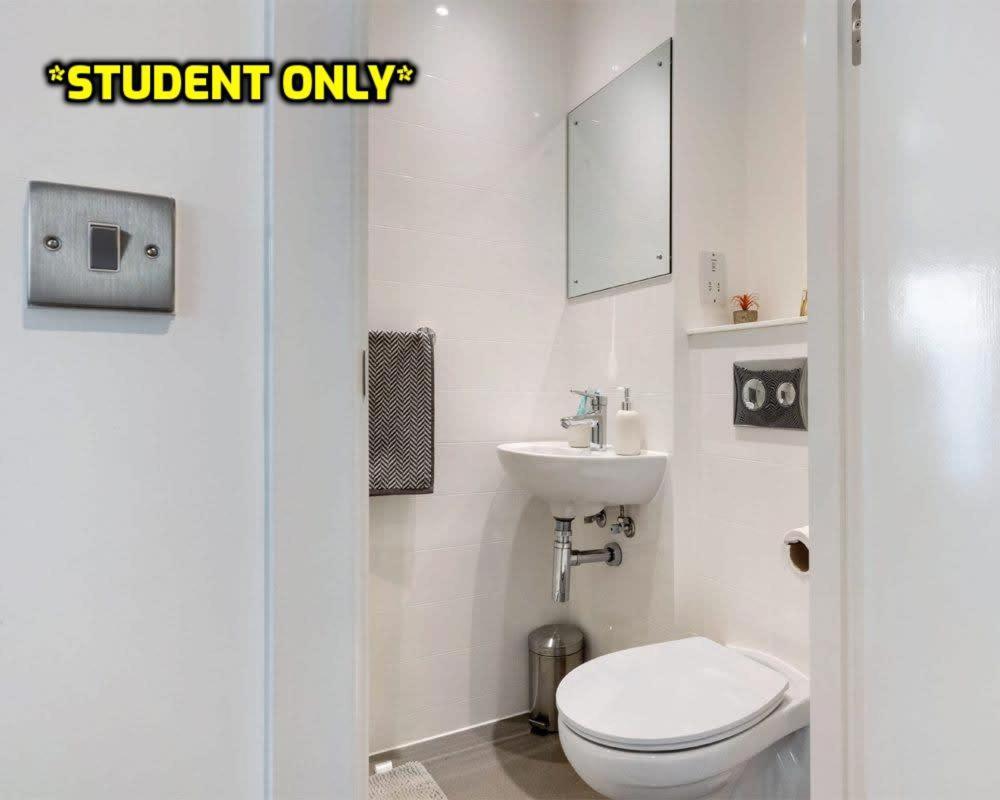 Student Only Zeni Ensuite Rooms, Колчестер Экстерьер фото