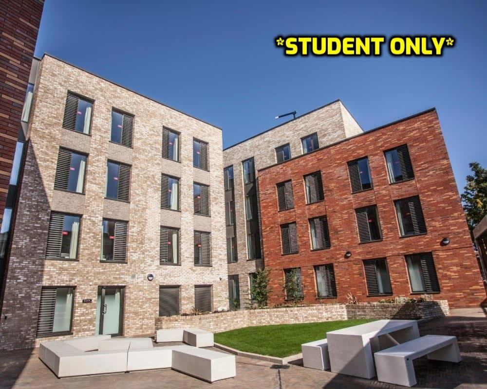 Student Only Zeni Ensuite Rooms, Колчестер Экстерьер фото