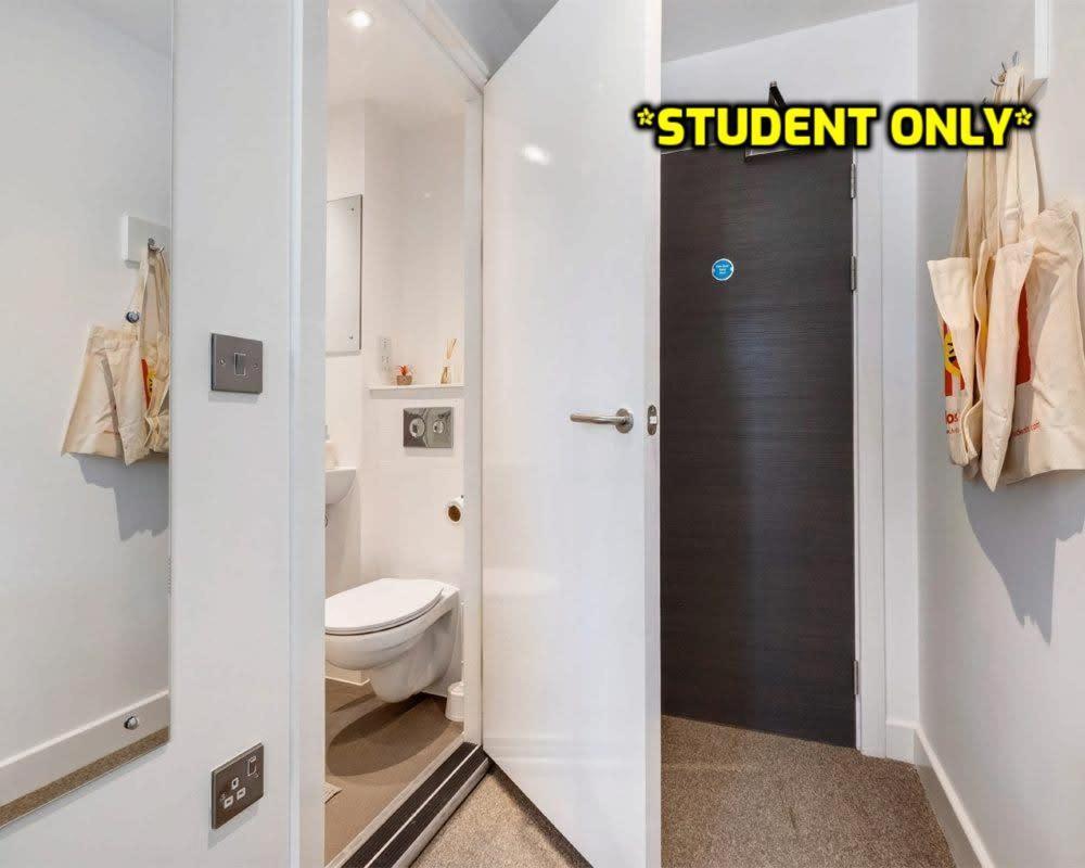 Student Only Zeni Ensuite Rooms, Колчестер Экстерьер фото